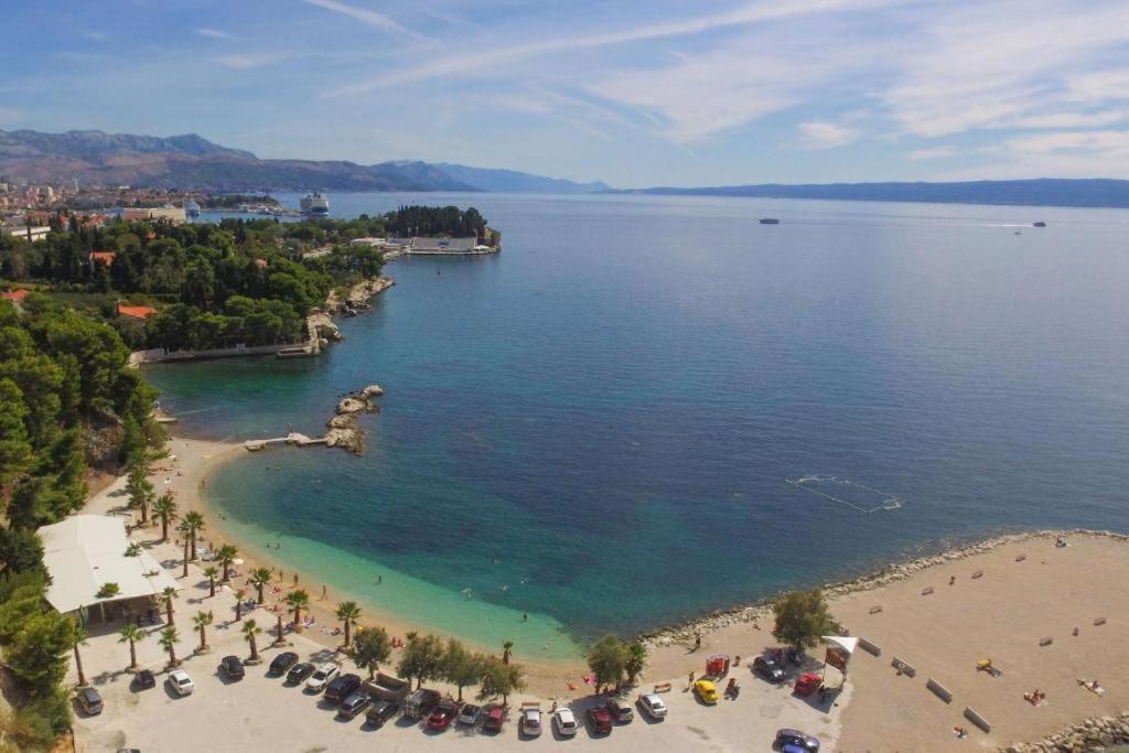 Apartment Studio Mia-Beach In Split Bagian luar foto