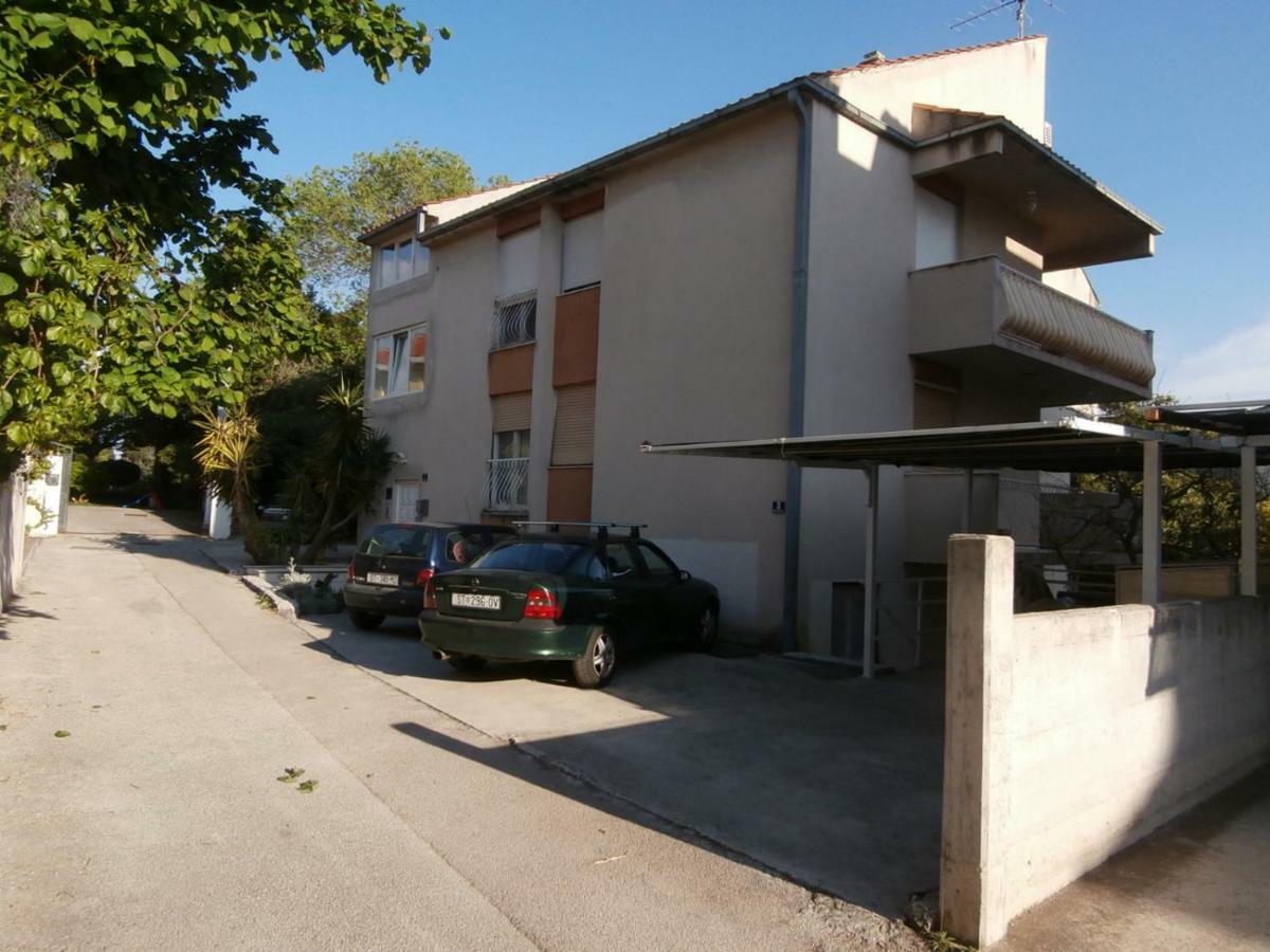 Apartment Studio Mia-Beach In Split Bagian luar foto