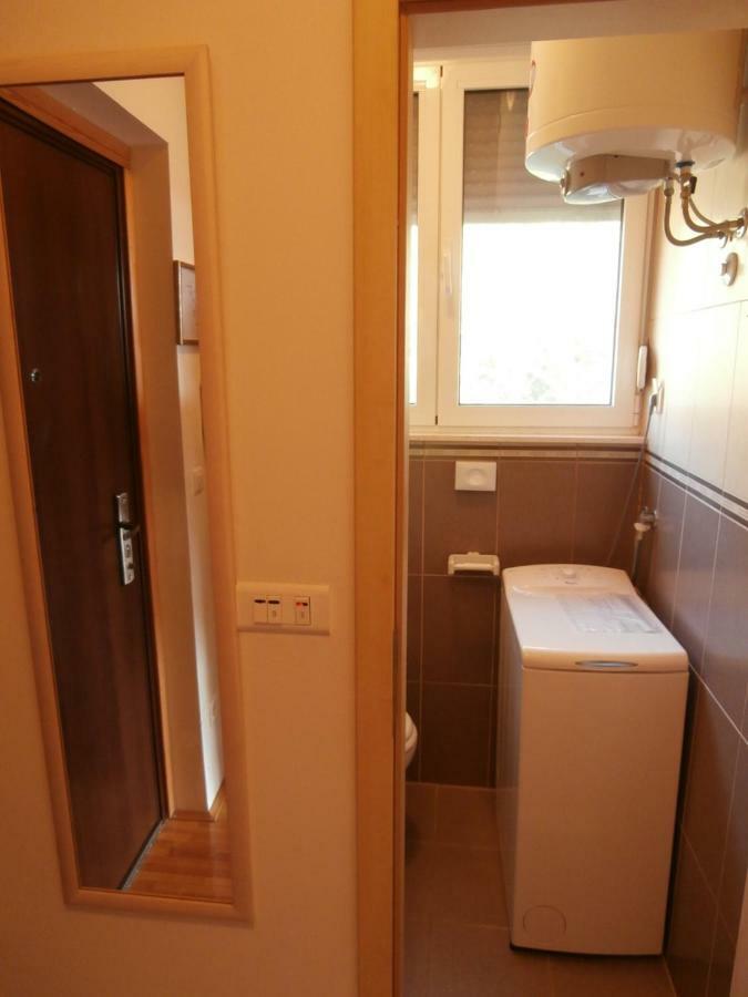 Apartment Studio Mia-Beach In Split Bagian luar foto