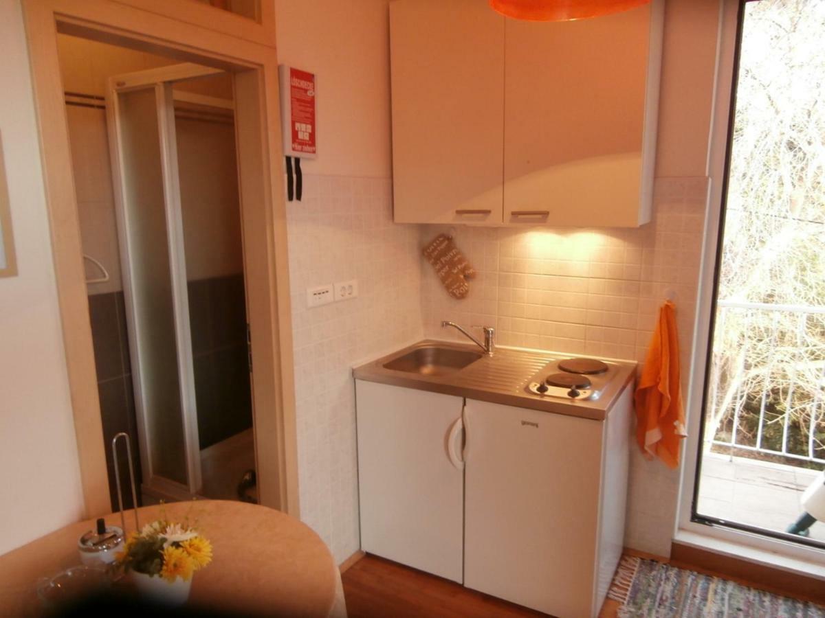 Apartment Studio Mia-Beach In Split Bagian luar foto