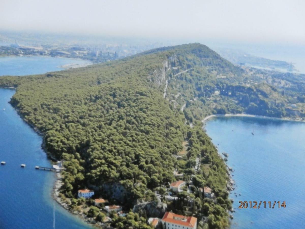 Apartment Studio Mia-Beach In Split Bagian luar foto