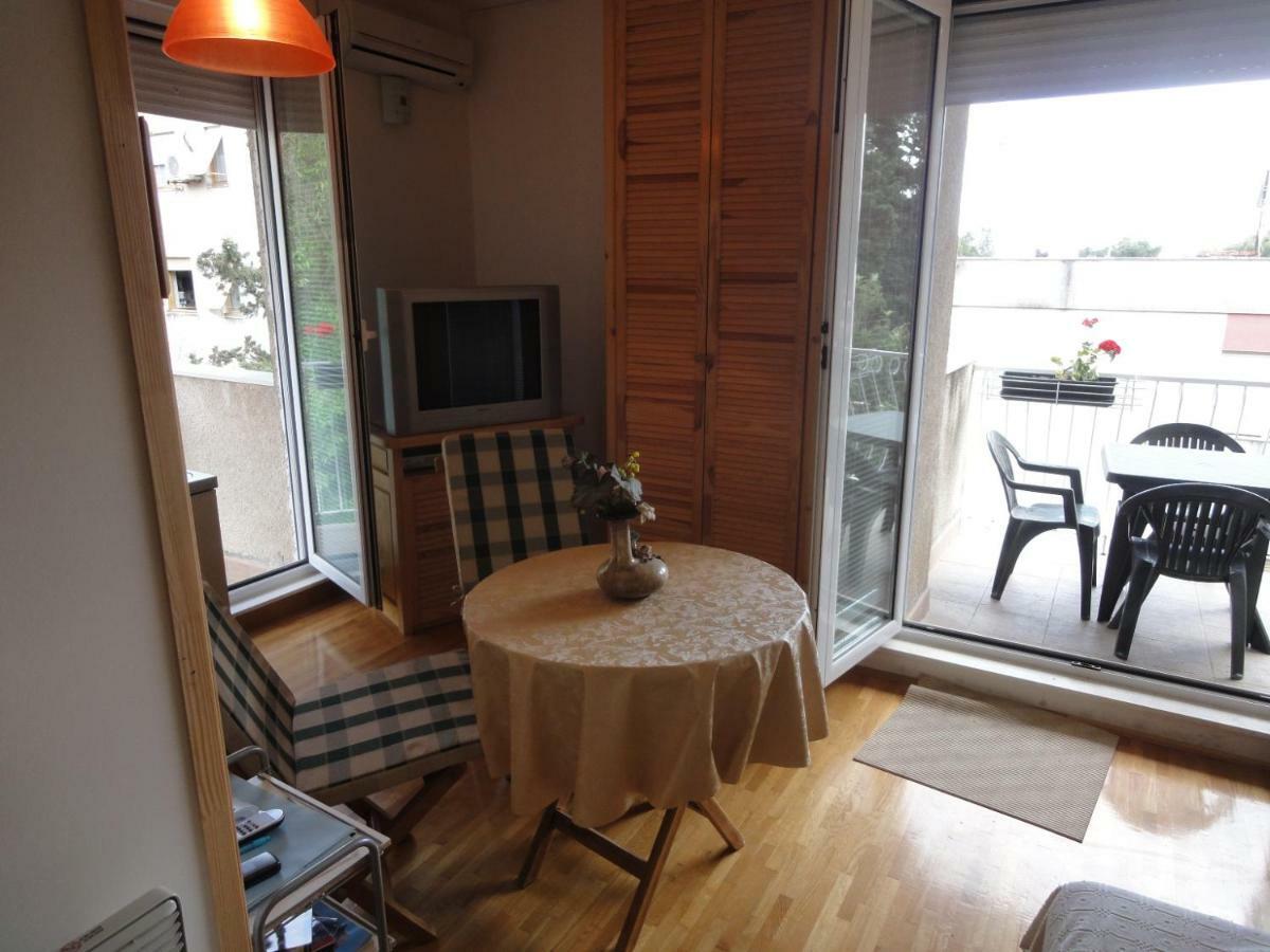 Apartment Studio Mia-Beach In Split Bagian luar foto