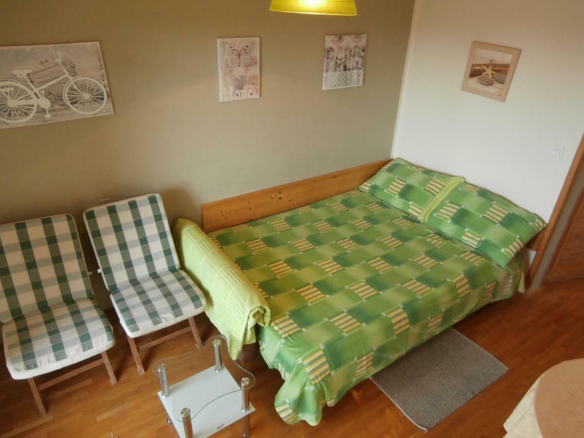 Apartment Studio Mia-Beach In Split Bagian luar foto